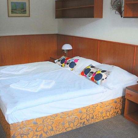 Hotel Maredis Kořenov Eksteriør billede