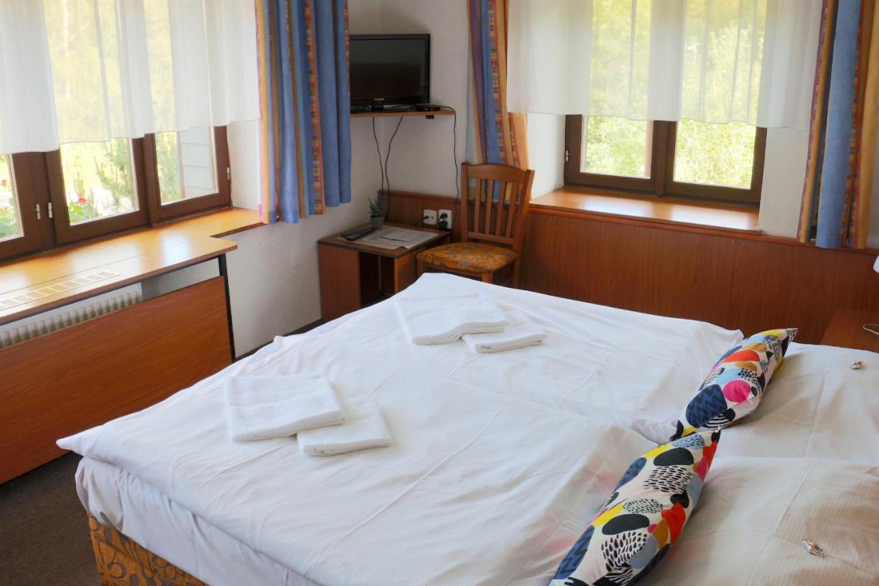 Hotel Maredis Kořenov Eksteriør billede