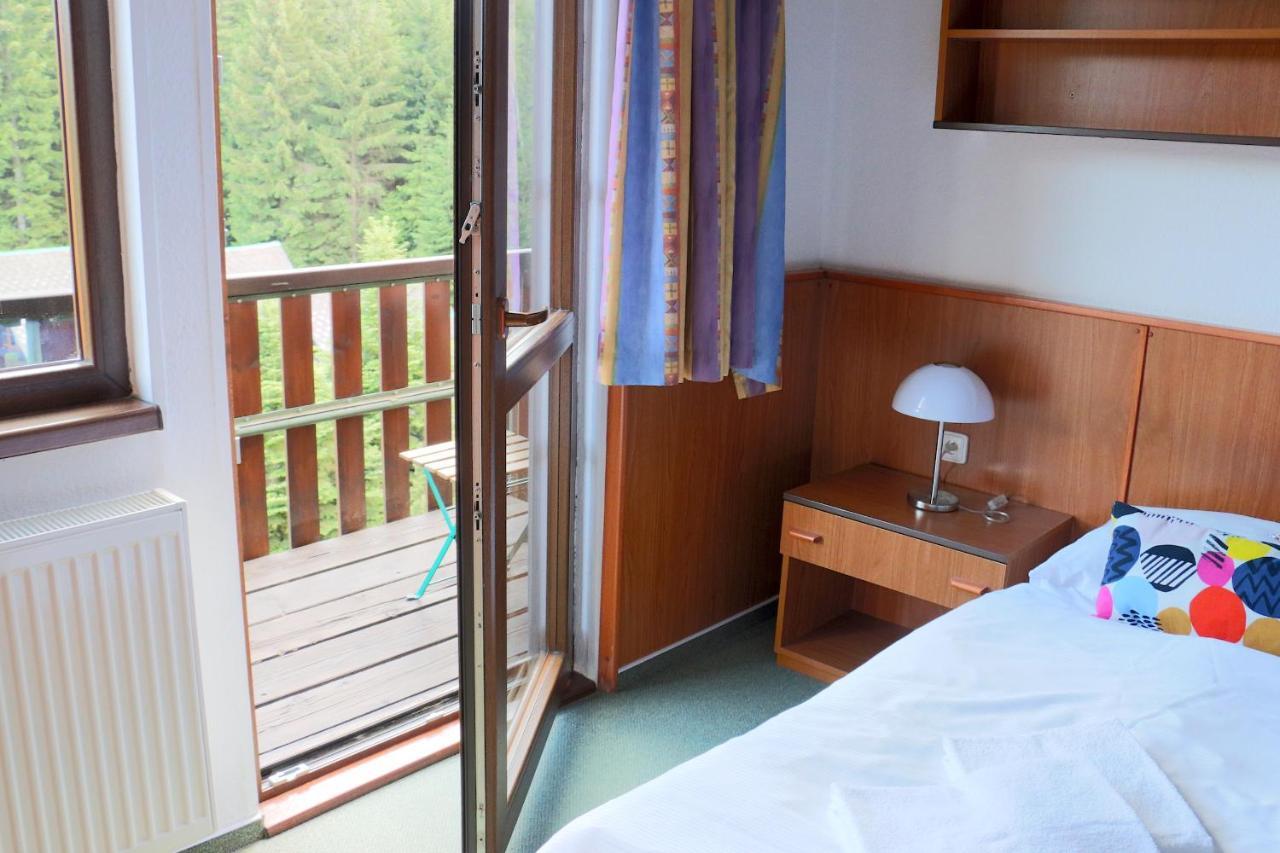Hotel Maredis Kořenov Eksteriør billede