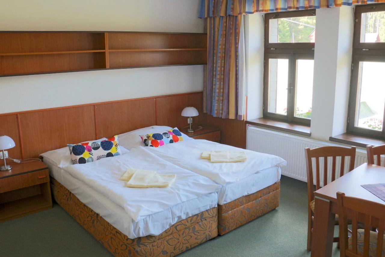 Hotel Maredis Kořenov Eksteriør billede