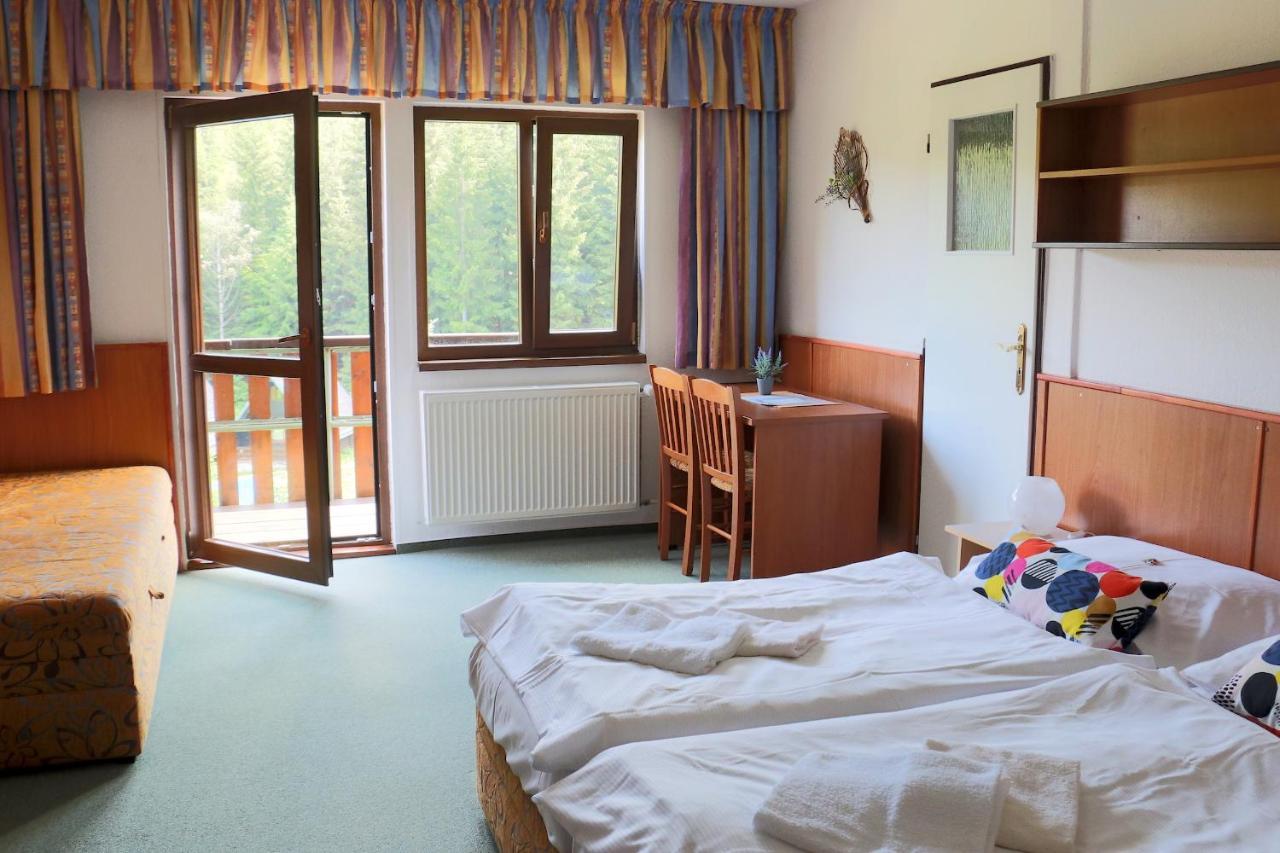 Hotel Maredis Kořenov Eksteriør billede
