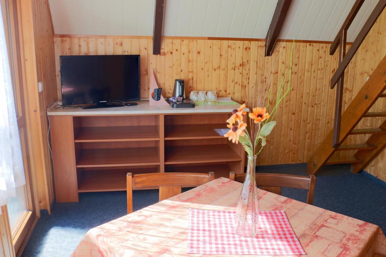Hotel Maredis Kořenov Eksteriør billede