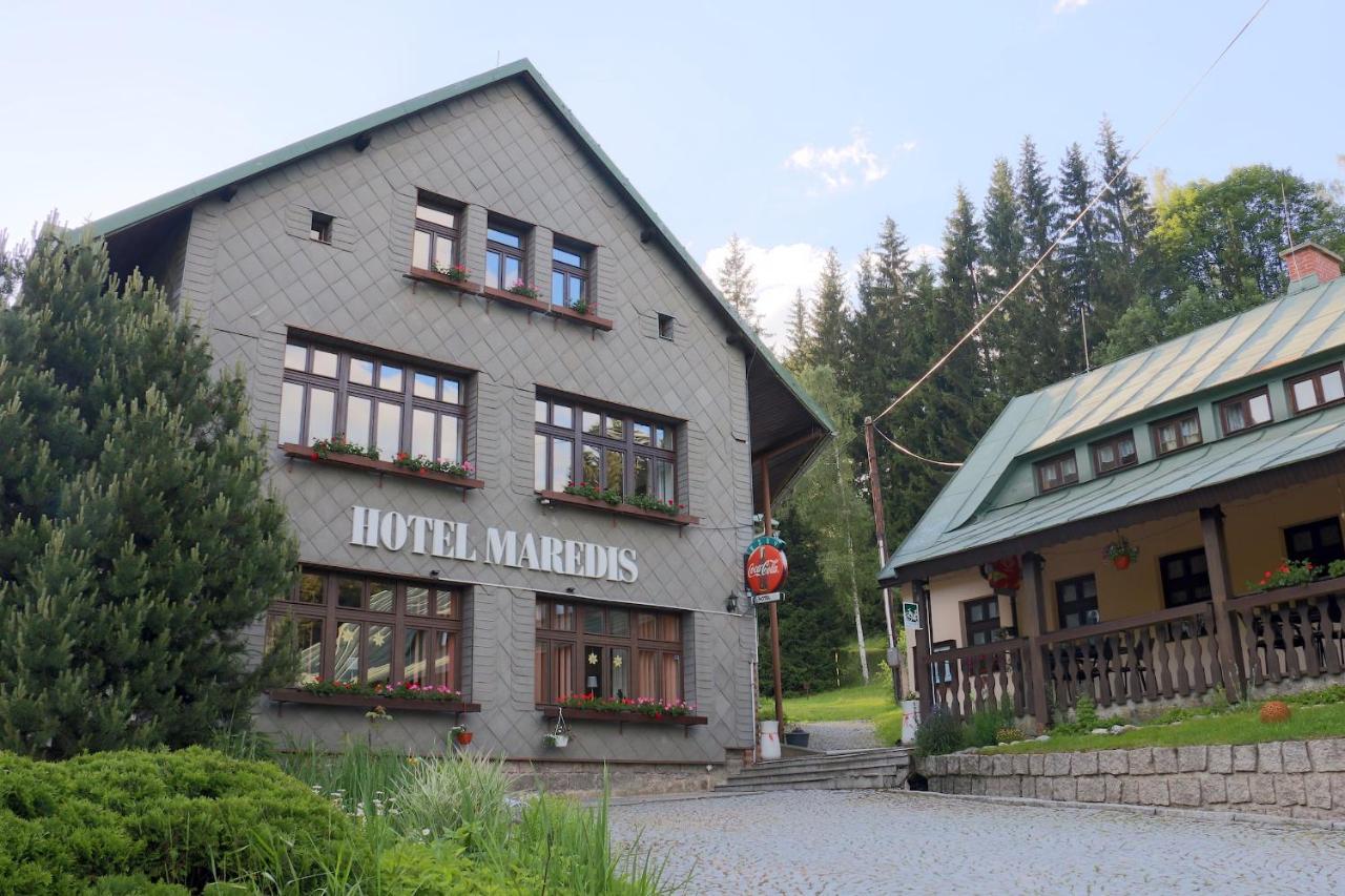 Hotel Maredis Kořenov Eksteriør billede