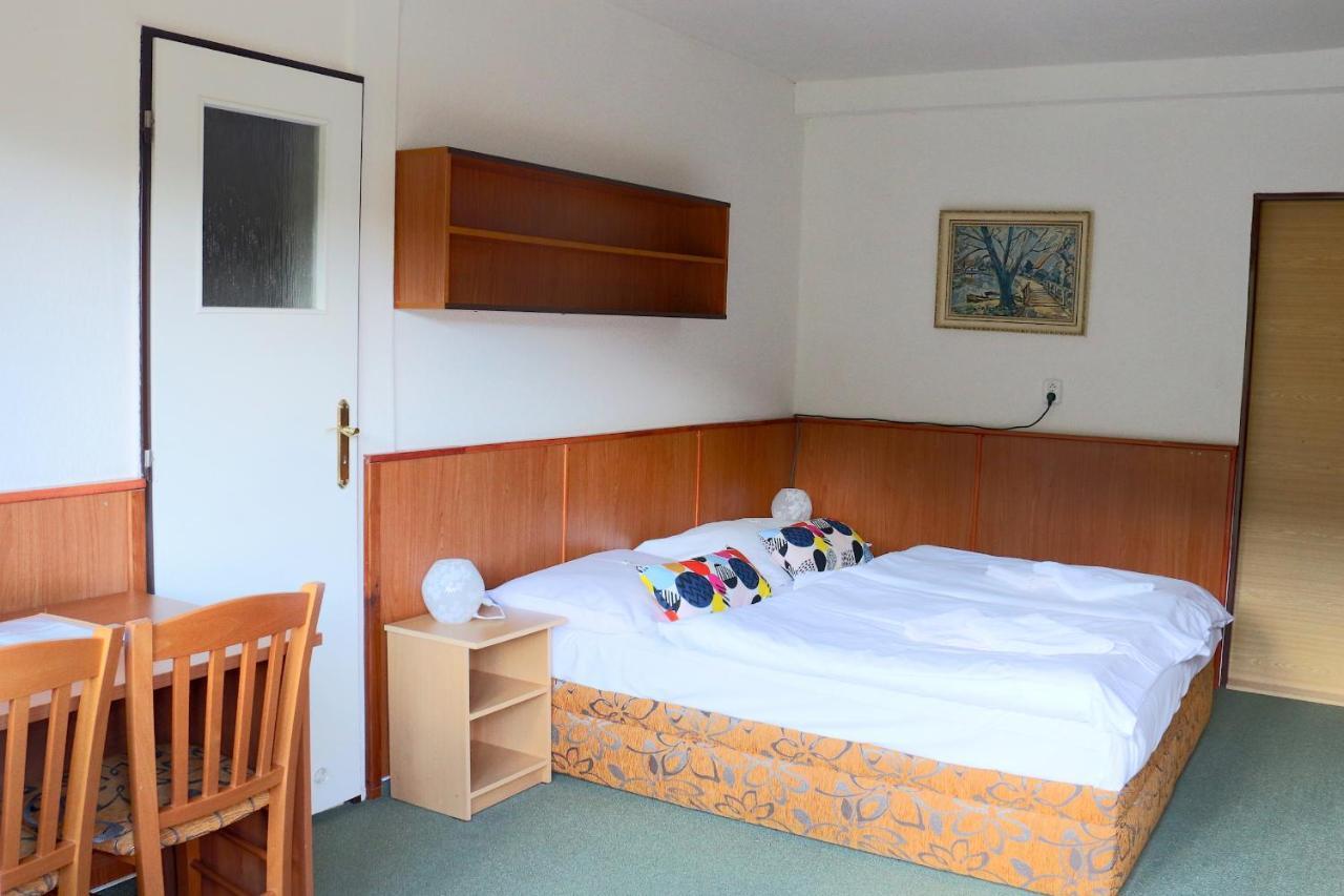 Hotel Maredis Kořenov Eksteriør billede