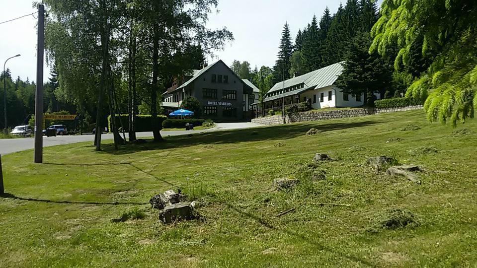 Hotel Maredis Kořenov Eksteriør billede
