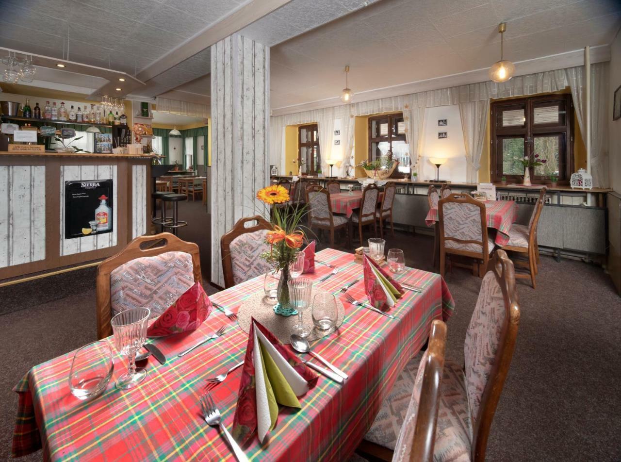 Hotel Maredis Kořenov Eksteriør billede